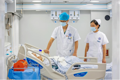 高压氧舱治疗危重病人